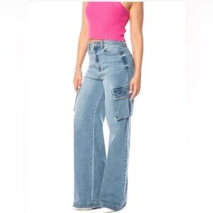 Juicy Couture Women's Light Blue Cargo Jeans size 5